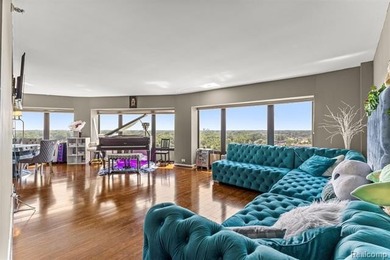 Welcome to this remarkable 2-bedroom, 2-bath residence located on Evergreen Hills Golf Course in Michigan - for sale on GolfHomes.com, golf home, golf lot