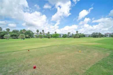 Completely renovated 3-bedroom condo with high-end appliances on Oaks Country Club in Florida - for sale on GolfHomes.com, golf home, golf lot