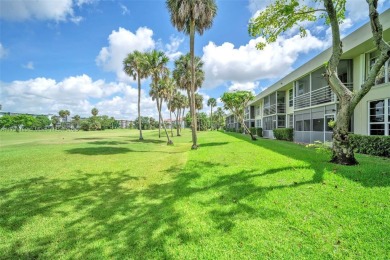 Completely renovated 3-bedroom condo with high-end appliances on Oaks Country Club in Florida - for sale on GolfHomes.com, golf home, golf lot