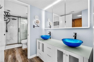 FULLY UPDATED - BUNDLED GOLF (NO GREEN FEES) - GOLF VIEW! This on Seven Lakes Golf and Tennis Community in Florida - for sale on GolfHomes.com, golf home, golf lot