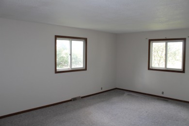 Life is greener on the Spencer Municipal Golf Course. Here is a on Spencer Municipal Golf Course in Iowa - for sale on GolfHomes.com, golf home, golf lot