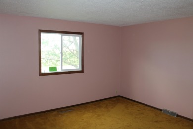 Life is greener on the Spencer Municipal Golf Course. Here is a on Spencer Municipal Golf Course in Iowa - for sale on GolfHomes.com, golf home, golf lot