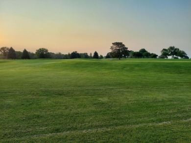 Life is greener on the Spencer Municipal Golf Course. Here is a on Spencer Municipal Golf Course in Iowa - for sale on GolfHomes.com, golf home, golf lot