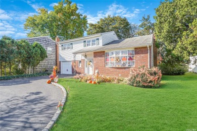Welcome home to highly sought out Rockville Centre.  This split on Rockville Links Club in New York - for sale on GolfHomes.com, golf home, golf lot