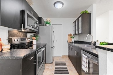 Move-in ready, spacious corner-end 2-bedroom 2-bath unit with 95 on Waikele Golf Club in Hawaii - for sale on GolfHomes.com, golf home, golf lot