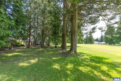 Enjoy easy living in this charming, nicely updated, 2 bed, 2 on SunLand Golf and Country Club in Washington - for sale on GolfHomes.com, golf home, golf lot