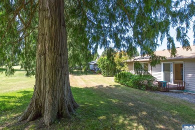 Enjoy easy living in this charming, nicely updated, 2 bed, 2 on SunLand Golf and Country Club in Washington - for sale on GolfHomes.com, golf home, golf lot