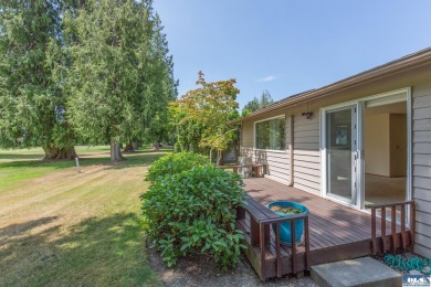 Enjoy easy living in this charming, nicely updated, 2 bed, 2 on SunLand Golf and Country Club in Washington - for sale on GolfHomes.com, golf home, golf lot