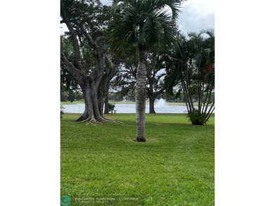 ARE YOU LOOKING FOR A PROPERTY VERY WELL MAINTAINED, SPACIOUS on Palm-Aire Country Club and Resort - Palms in Florida - for sale on GolfHomes.com, golf home, golf lot