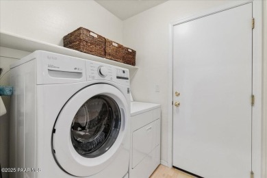 Beautifully maintained, Move-In Ready 2 bedroom + Den, 2 bath, 1 on Prescott Lakes Golf and Country Club in Arizona - for sale on GolfHomes.com, golf home, golf lot
