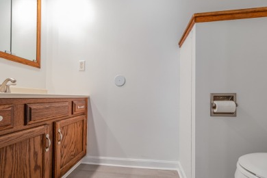 Beautifully updated 4-level split in Oak Meadows offering nearly on St. Andrews Golf and Country Club in Illinois - for sale on GolfHomes.com, golf home, golf lot