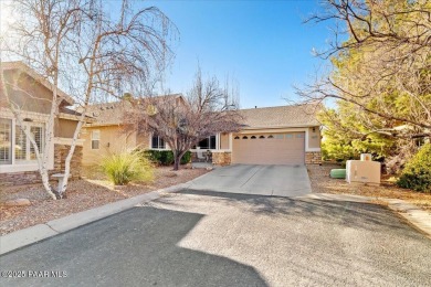 Beautifully maintained, Move-In Ready 2 bedroom + Den, 2 bath, 1 on Prescott Lakes Golf and Country Club in Arizona - for sale on GolfHomes.com, golf home, golf lot