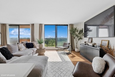 Renovated Luxury in Wood Dale's Dominion Tower.    Spacious 1800 on Maple Meadows Golf Club in Illinois - for sale on GolfHomes.com, golf home, golf lot
