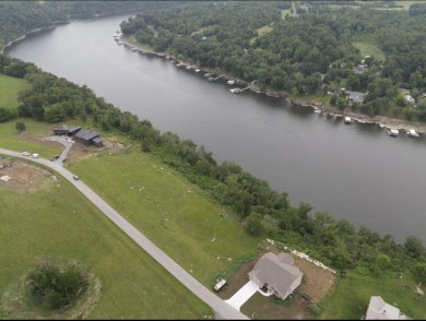 We are pleased to present 2 beautiful LAKEFRONT buildable lots on Peninsula Golf Resort in Kentucky - for sale on GolfHomes.com, golf home, golf lot