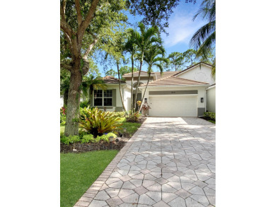 Get ready for Season 2026!! Don't miss the opportunity to own on Glen Eagle Golf and Country Club in Florida - for sale on GolfHomes.com, golf home, golf lot