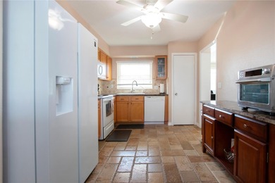 Such a cream puff!  Spotless 2 bedroom/ 2 bath single family on North Lakes Golf Course in Florida - for sale on GolfHomes.com, golf home, golf lot