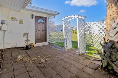 WOW!! Very nice interior designed 2 bed room, 2 bath, 1  1/2 on North Lakes Golf Course in Florida - for sale on GolfHomes.com, golf home, golf lot