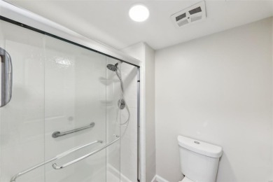 Wow! Beautifully renovated, spacious condo in the heart of Creve on Creve Coeur Golf Course in Missouri - for sale on GolfHomes.com, golf home, golf lot