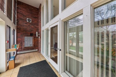 Wow! Beautifully renovated, spacious condo in the heart of Creve on Creve Coeur Golf Course in Missouri - for sale on GolfHomes.com, golf home, golf lot