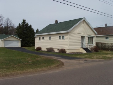 (355/PB) Neat and Clean as a Pin best describes the 2-bedrtoom on Park Falls Country Club in Wisconsin - for sale on GolfHomes.com, golf home, golf lot