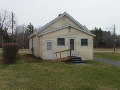 (355/PB) Neat and Clean as a Pin best describes the 2-bedrtoom on Park Falls Country Club in Wisconsin - for sale on GolfHomes.com, golf home, golf lot