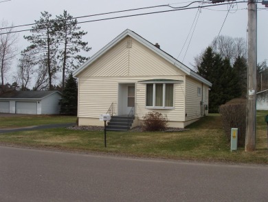(355/PB) Neat and Clean as a Pin best describes the 2-bedrtoom on Park Falls Country Club in Wisconsin - for sale on GolfHomes.com, golf home, golf lot