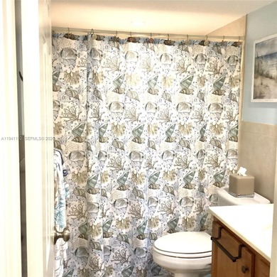 Did I say Penthouse???!!!

La Creme de la creme!!! Love where on Hollybrook Golf and Tennis Club  in Florida - for sale on GolfHomes.com, golf home, golf lot