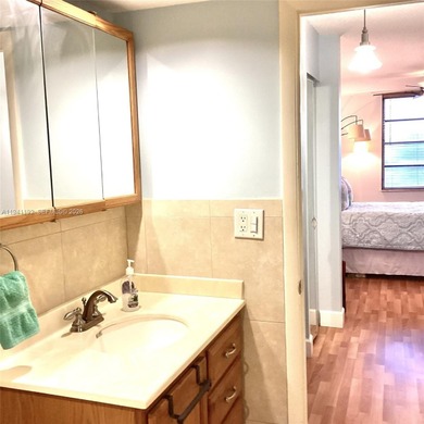 Did I say Penthouse???!!!

La Creme de la creme!!! Love where on Hollybrook Golf and Tennis Club  in Florida - for sale on GolfHomes.com, golf home, golf lot