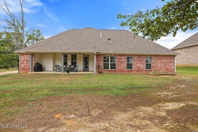 GERMANTOWN SCHOOL DISTRICT!  Spacious Open Plan! Formal Dining on Colonial Country Club Deerfield in Mississippi - for sale on GolfHomes.com, golf home, golf lot