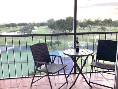 Did I say Penthouse???!!!

La Creme de la creme!!! Love where on Hollybrook Golf and Tennis Club  in Florida - for sale on GolfHomes.com, golf home, golf lot