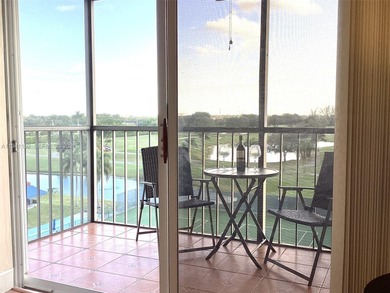 Did I say Penthouse???!!!

La Creme de la creme!!! Love where on Hollybrook Golf and Tennis Club  in Florida - for sale on GolfHomes.com, golf home, golf lot