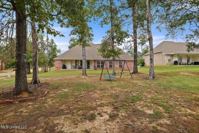 GERMANTOWN SCHOOL DISTRICT!  Spacious Open Plan! Formal Dining on Colonial Country Club Deerfield in Mississippi - for sale on GolfHomes.com, golf home, golf lot