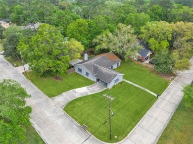 Move-in ready and full of thoughtful upgrades, this 3-bed on Pinewood Country Club in Louisiana - for sale on GolfHomes.com, golf home, golf lot