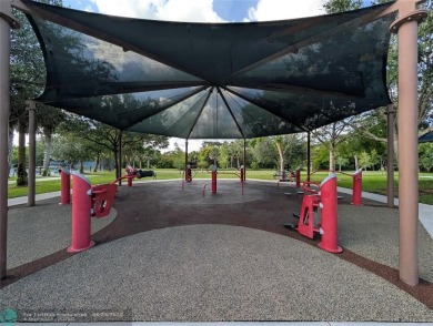 Beautifully updated and furnished, large 2 bedroom condominium on Palm-Aire Country Club and Resort - The Oaks in Florida - for sale on GolfHomes.com, golf home, golf lot