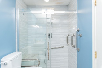 Wonderfully maintained 2-bedroom, 2-bath home located in on Houndslake Country Club in South Carolina - for sale on GolfHomes.com, golf home, golf lot