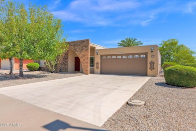 Don't miss it! CLEAN, freshly painted, well maintained,1-STORY on PalmBrook Country Club in Arizona - for sale on GolfHomes.com, golf home, golf lot