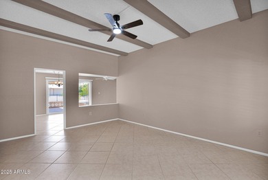 Don't miss it! CLEAN, freshly painted, well maintained,1-STORY on PalmBrook Country Club in Arizona - for sale on GolfHomes.com, golf home, golf lot