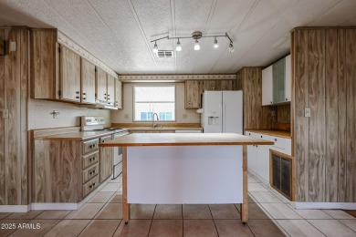Great opportunity to own in Sun Lakes. Three bedroom two bath on Sun Lakes Country Club in Arizona - for sale on GolfHomes.com, golf home, golf lot