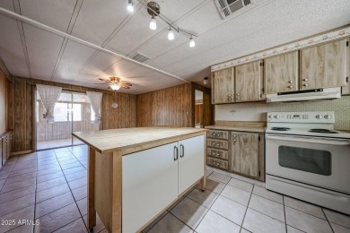 Great opportunity to own in Sun Lakes. Three bedroom two bath on Sun Lakes Country Club in Arizona - for sale on GolfHomes.com, golf home, golf lot
