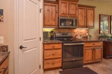 Fantastic Bloomington Country Club home on delightfully on Bloomington Country Club in Utah - for sale on GolfHomes.com, golf home, golf lot