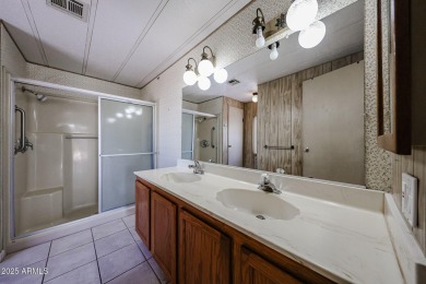 Great opportunity to own in Sun Lakes. Three bedroom two bath on Sun Lakes Country Club in Arizona - for sale on GolfHomes.com, golf home, golf lot