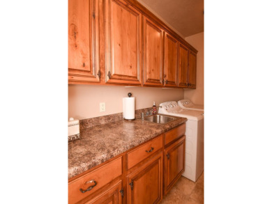 Fantastic Bloomington Country Club home on delightfully on Bloomington Country Club in Utah - for sale on GolfHomes.com, golf home, golf lot