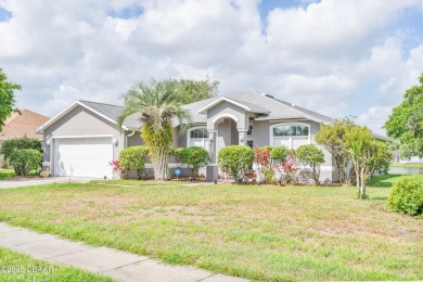 Welcome to a beautifully maintained 3-bedroom, 2-bathroom on The Golf Club At Cypress Head in Florida - for sale on GolfHomes.com, golf home, golf lot