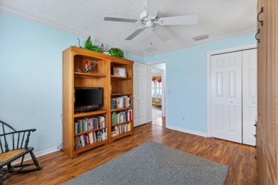 This beautiful 3 Bedroom, 2 Bath home in THE VILLASGES, Florida on The Links of Spruce Creek in Florida - for sale on GolfHomes.com, golf home, golf lot