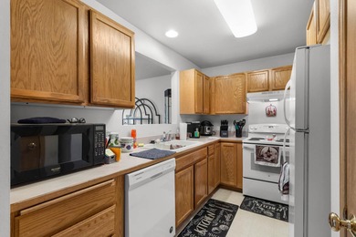 Well maintained two-story duplex featuring 2 bedrooms and 3 on Indian Canyon Golf Course in Washington - for sale on GolfHomes.com, golf home, golf lot