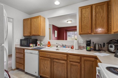 Well maintained two-story duplex featuring 2 bedrooms and 3 on Indian Canyon Golf Course in Washington - for sale on GolfHomes.com, golf home, golf lot