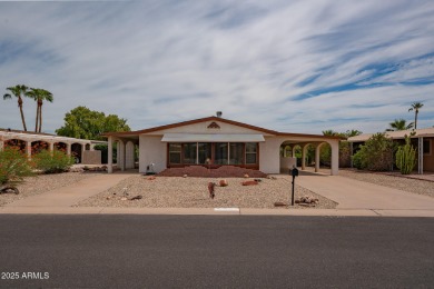 Nicely maintained home. Vinyl plank flooring in entry, kitchen on Oakwood Golf Club  in Arizona - for sale on GolfHomes.com, golf home, golf lot