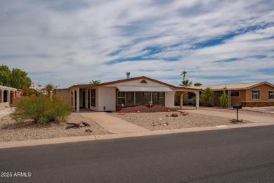 Nicely maintained home. Vinyl plank flooring in entry, kitchen on Oakwood Golf Club  in Arizona - for sale on GolfHomes.com, golf home, golf lot
