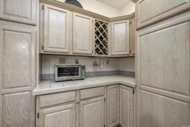 2 Dominar Place - ideally located between Balboa and Coronado on Balboa Golf Course in Arkansas - for sale on GolfHomes.com, golf home, golf lot
