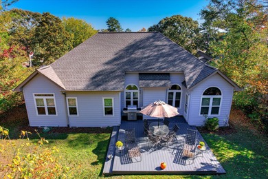 Embrace a carefree lifestyle in Reflections at Houndslake! This on Houndslake Country Club in South Carolina - for sale on GolfHomes.com, golf home, golf lot